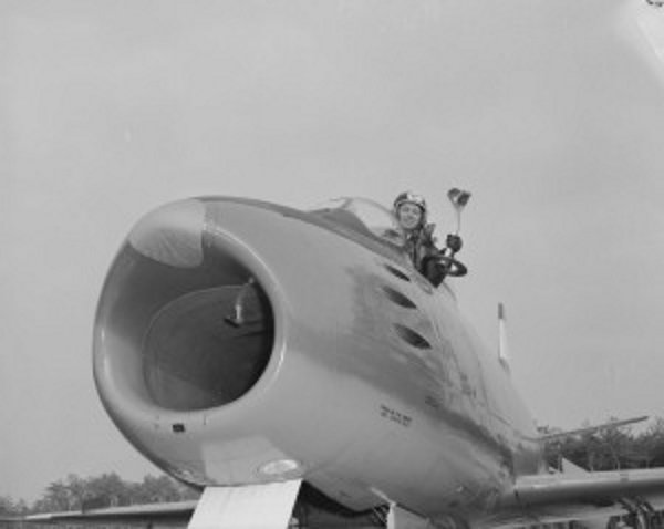 ajpl82880.jpg